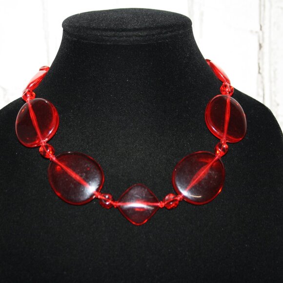 Beautiful clear red statement necklace 18-20" - Picture 5 of 5